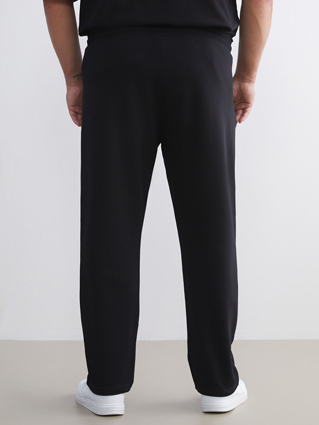 Standard Fit Men's Thick Sweatpants-3