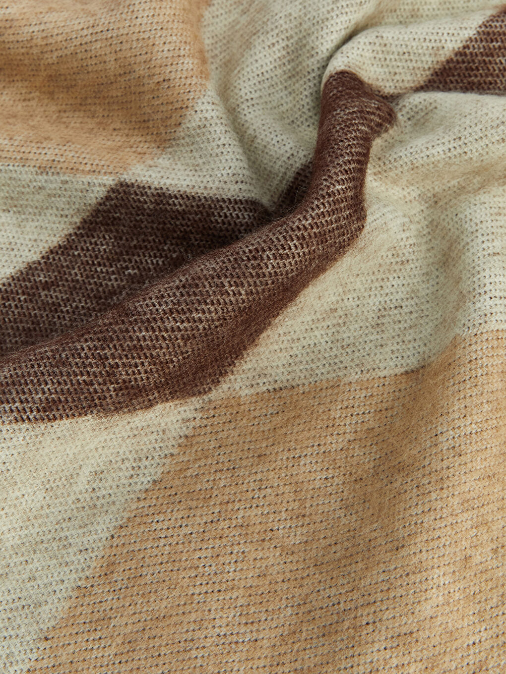 Kahverengi Püsküllü Kadın Atkı-2