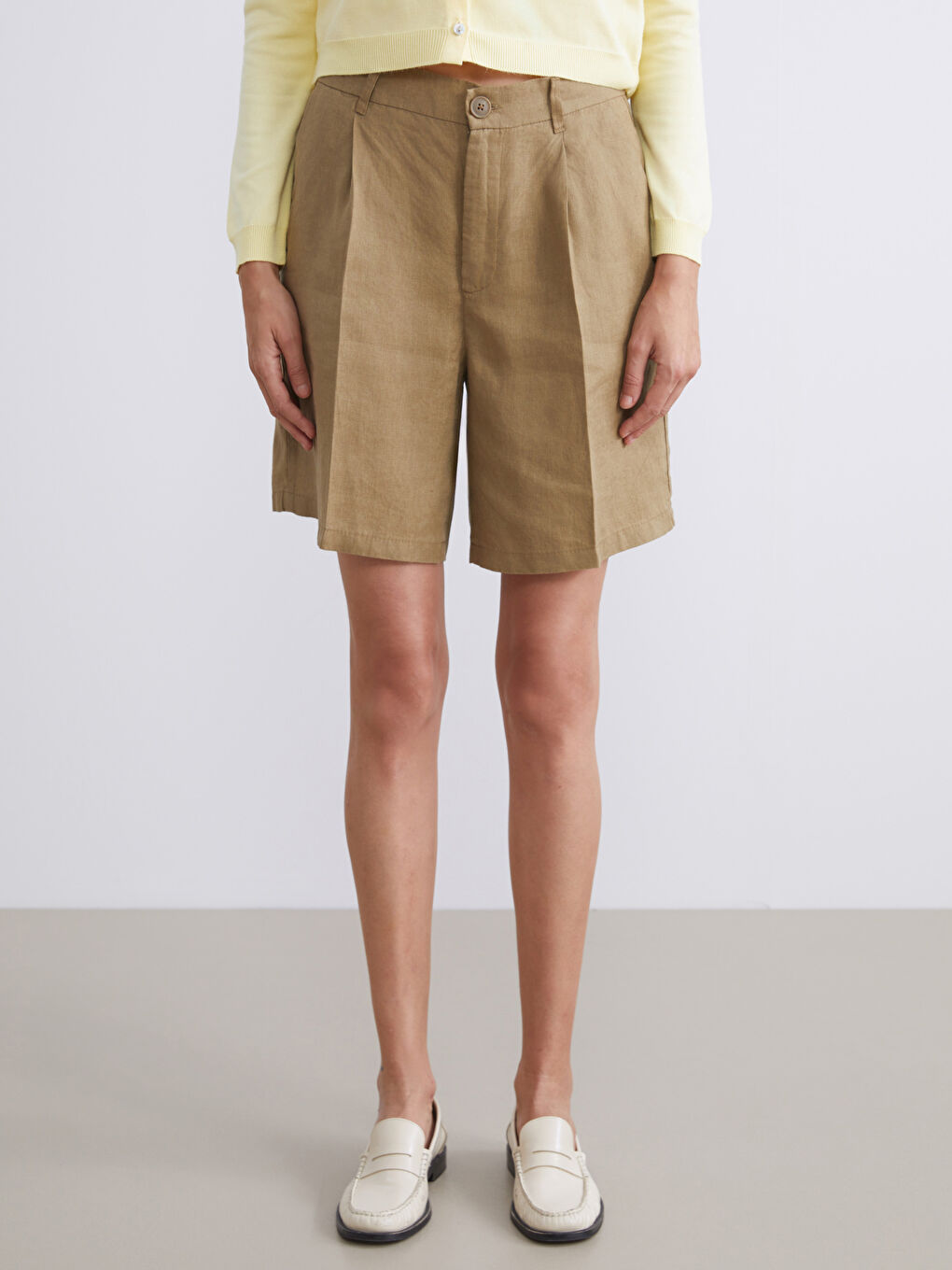 Haki Loose Fit %100 Keten Kadın Pileli Şort-1