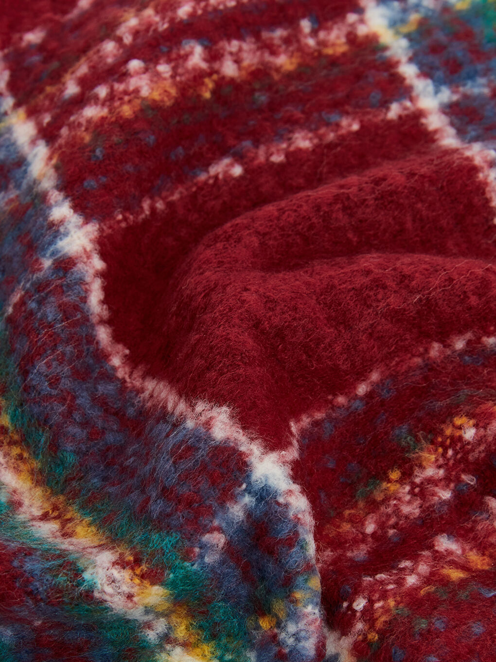 Kırmızı Ekose Püsküllü Kadın Atkı-2