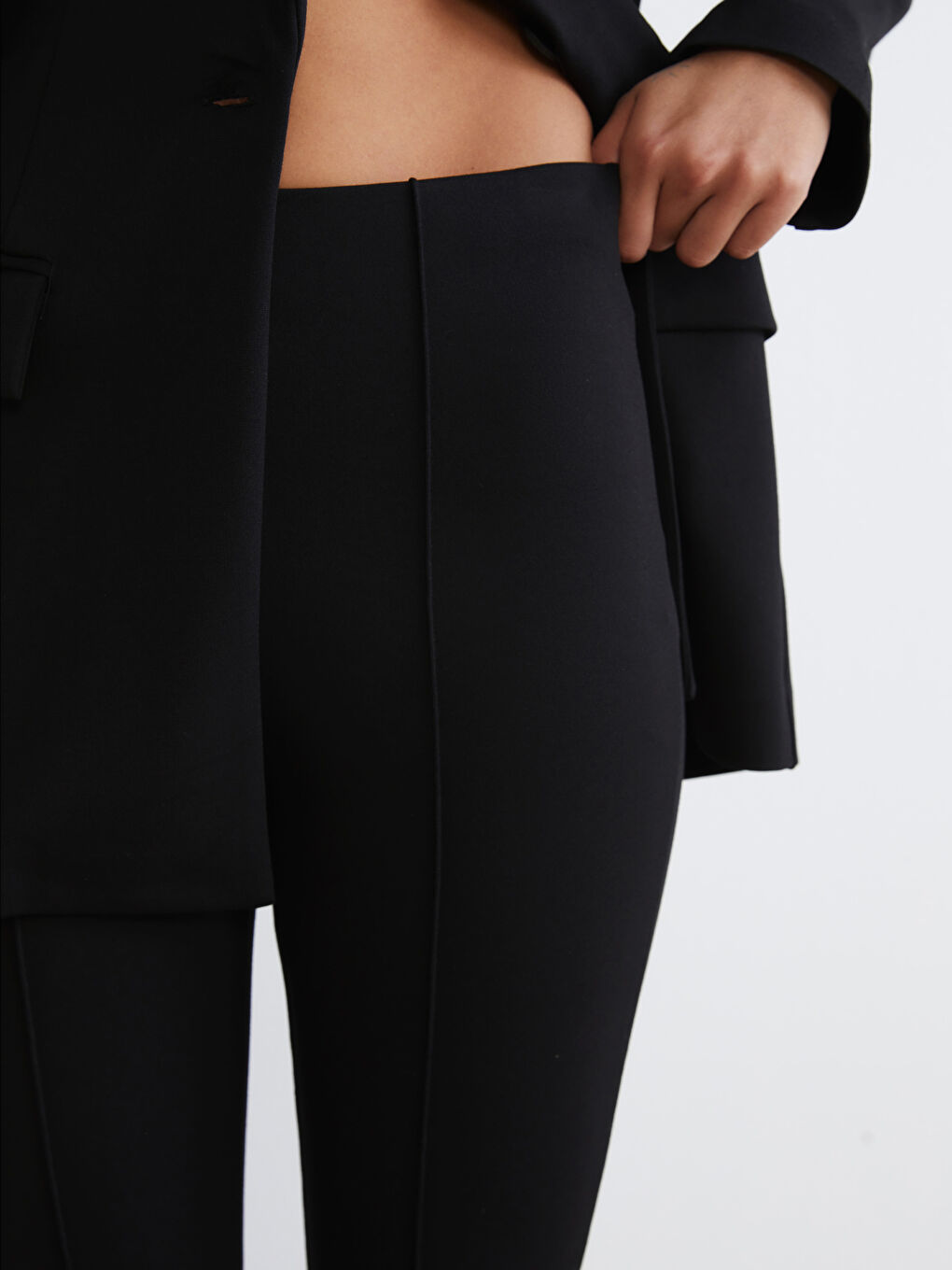 Siyah Beli Lastikli İspanyol Paça Kadın Pantolon-4