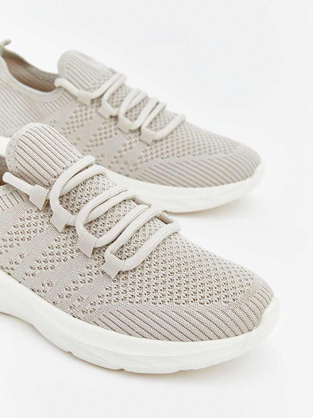 Bej Bağcıklı File Detaylı Kadın Spor Ayakkabı-2