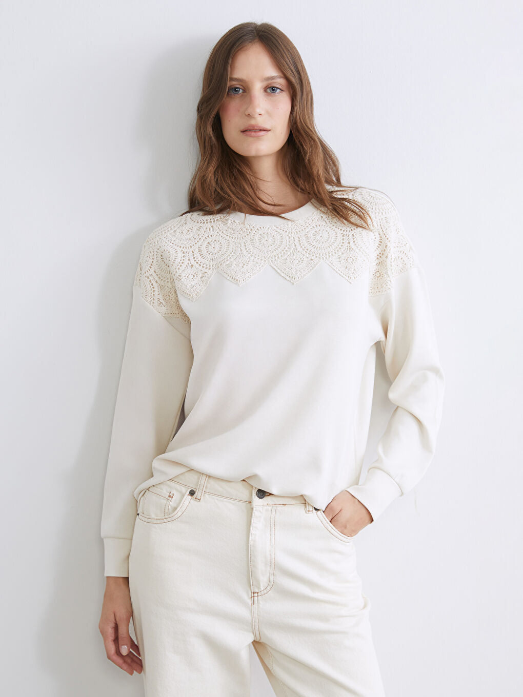 Bej Kroşe Detaylı Kadın Sweatshirt Tunik-2