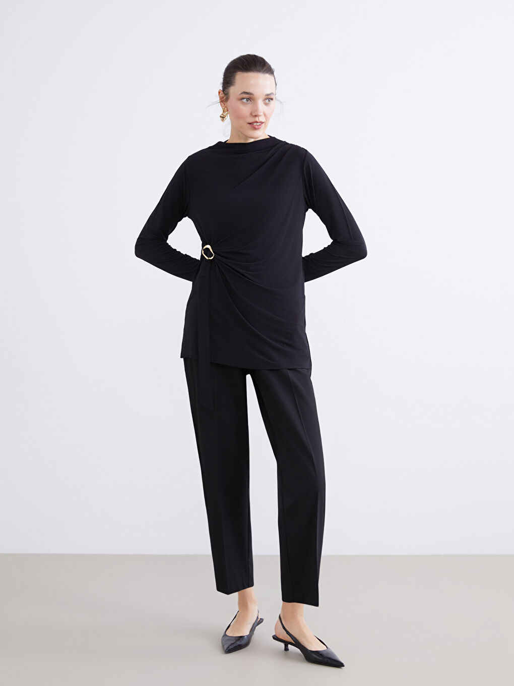 Siyah Bisiklet Yaka Büzgülü Kadın Tunik-1