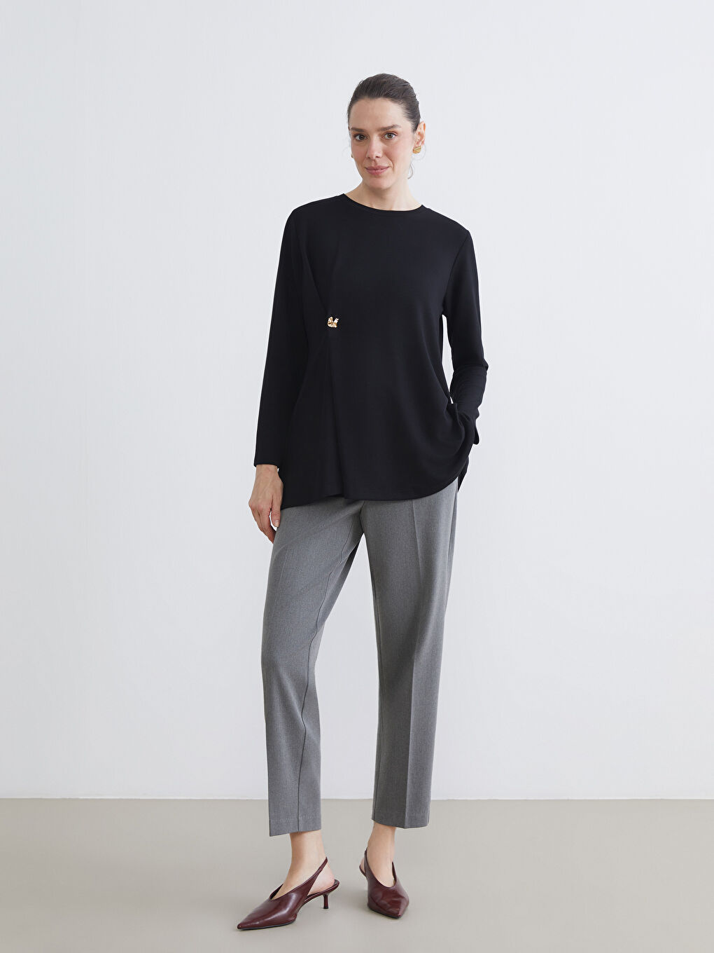 Siyah Bisiklet Yaka Büzgülü Kadın Tunik-1