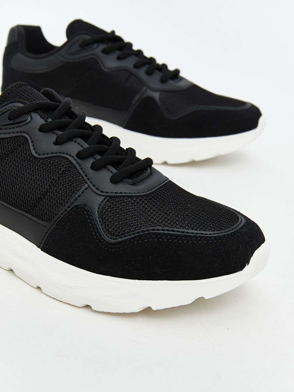 Siyah Bağcıklı Kadın Spor Ayakkabı-2