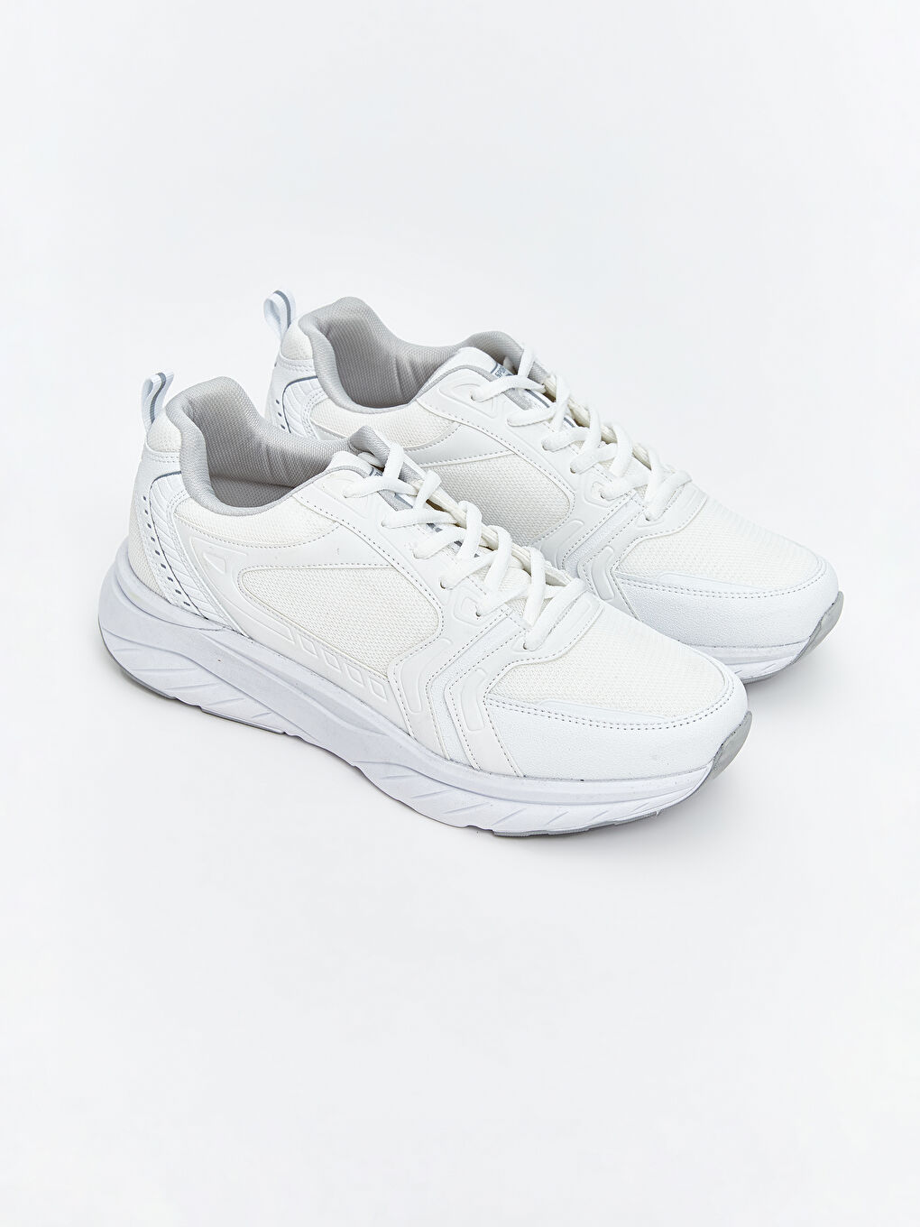 Beyaz Bağcıklı Erkek Spor Ayakkabı