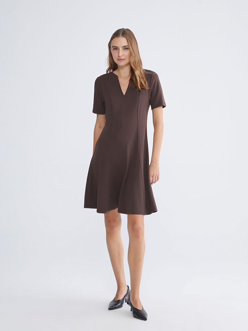 Kahverengi Kaçık Yaka Belden Oturtmalı Elbise-1