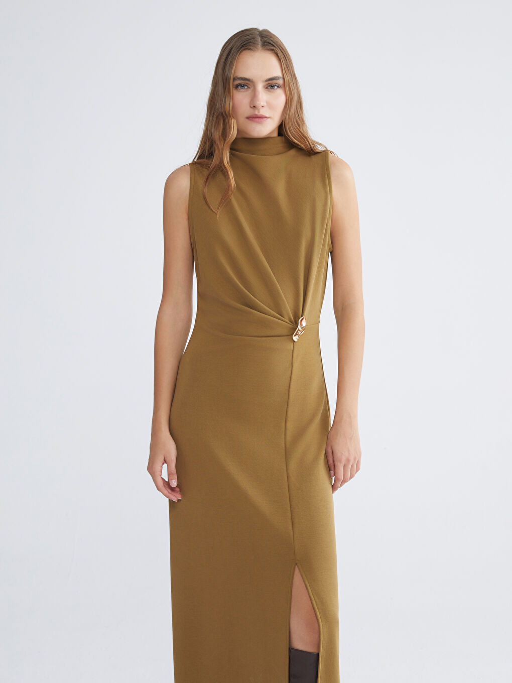 Yeşil Dik Yaka Yırtmaçlı Büzgülü Elbise-1