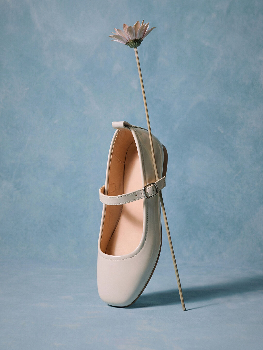 Bej Deri Görünümlü Kız Çocuk Babet