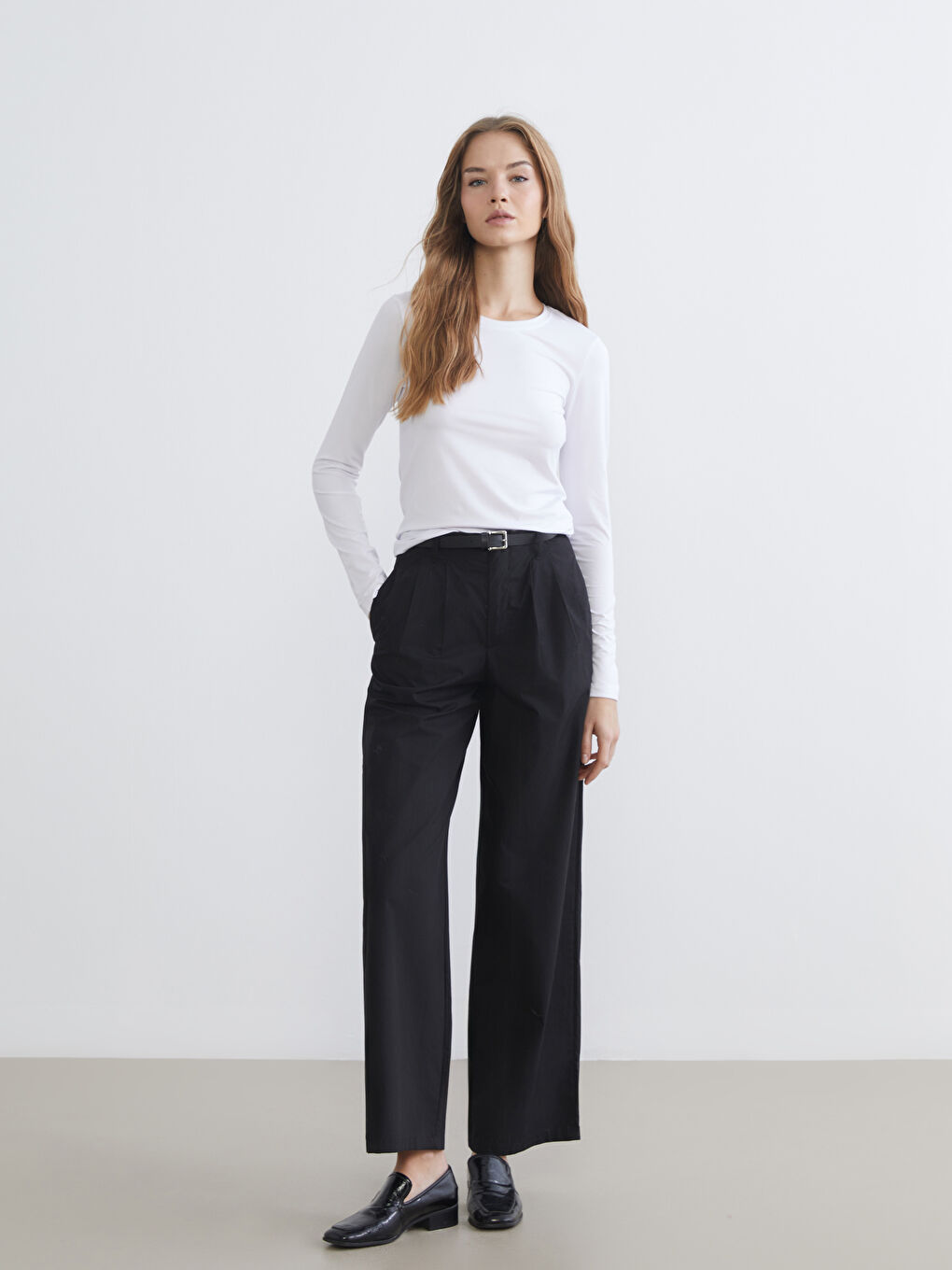 Beyaz Bisiklet Yaka Soft Touch Kadın Body-1