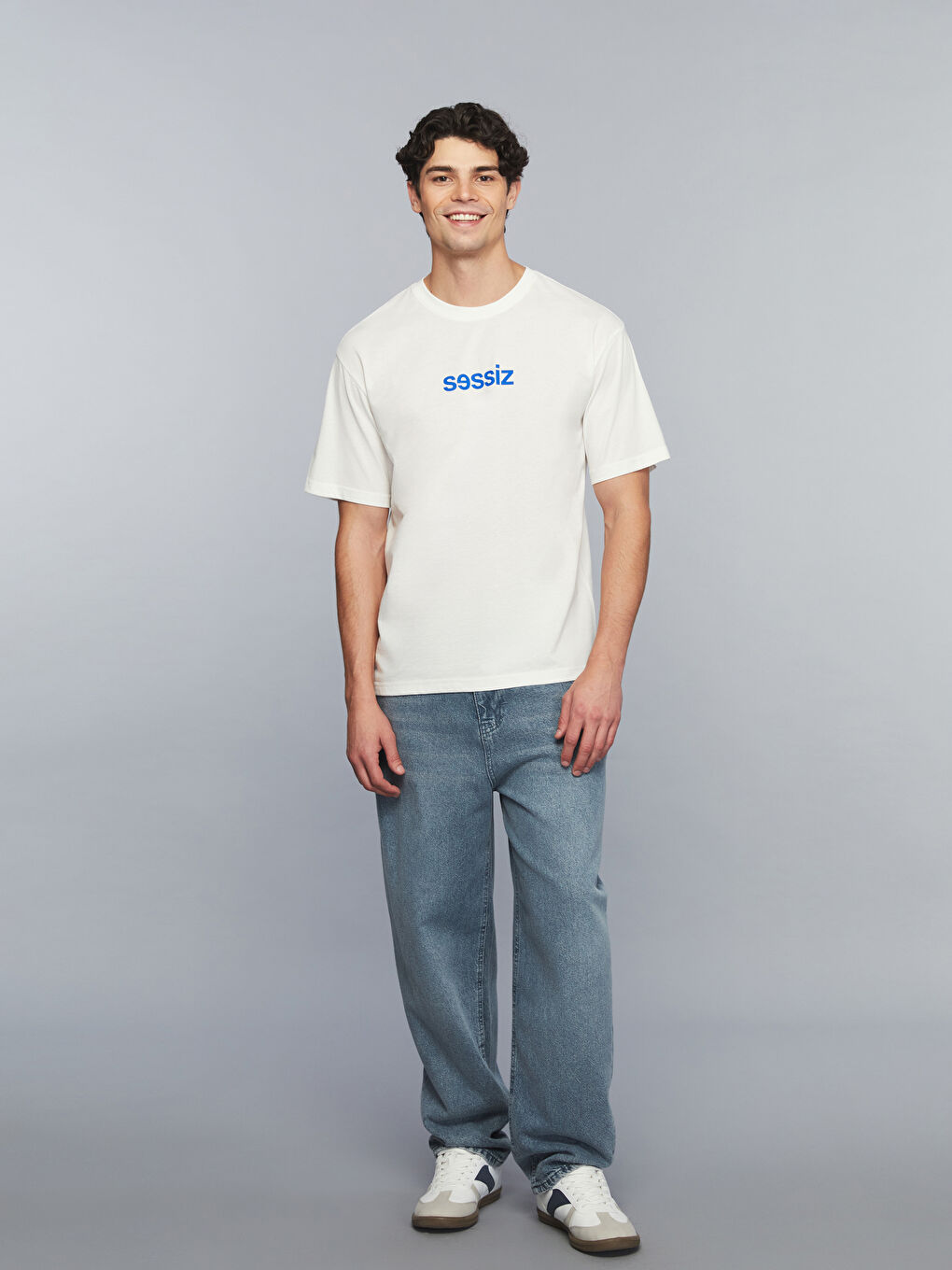 Ekru Bisiklet Yaka Slogan Baskılı Penye Erkek Tişört-1