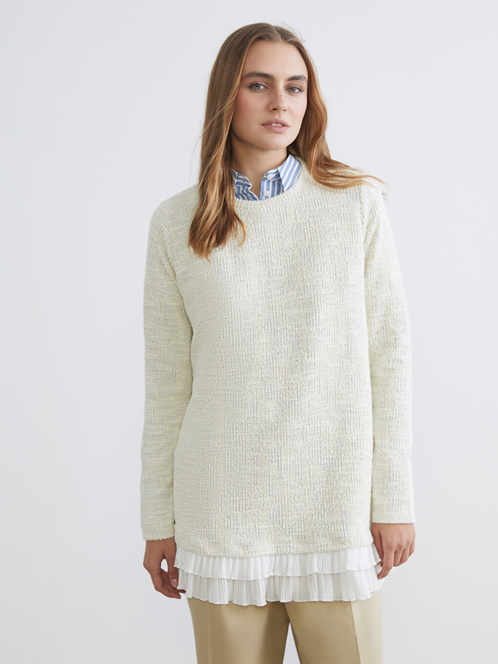 Bej Bisiklet Yaka Dokulu Kadın Tunik