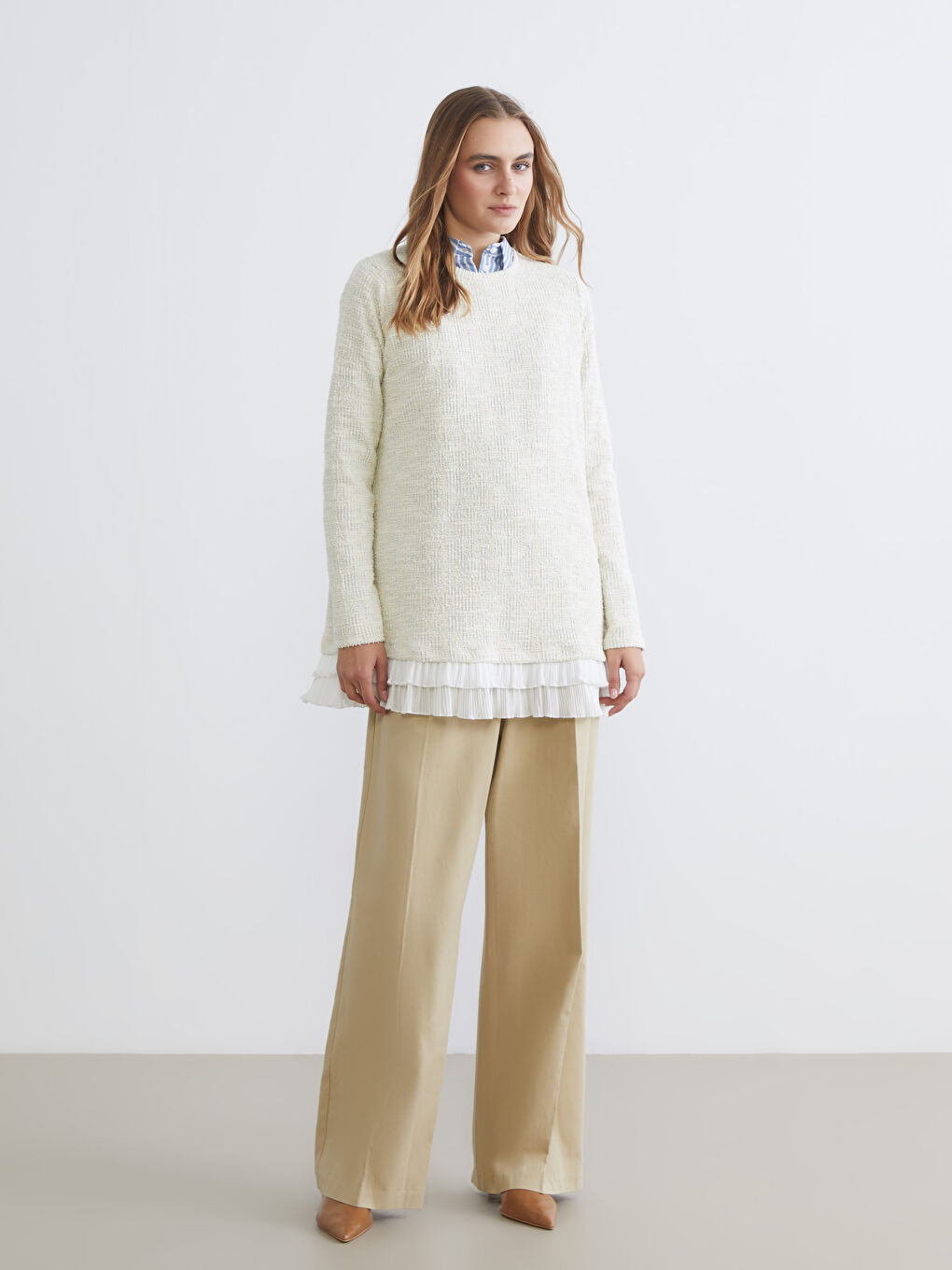 Bej Bisiklet Yaka Dokulu Kadın Tunik-1