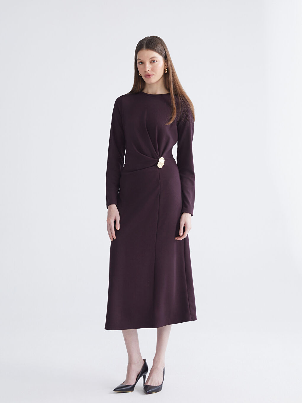 Haljina sa okruglim izrezom i naborima-1