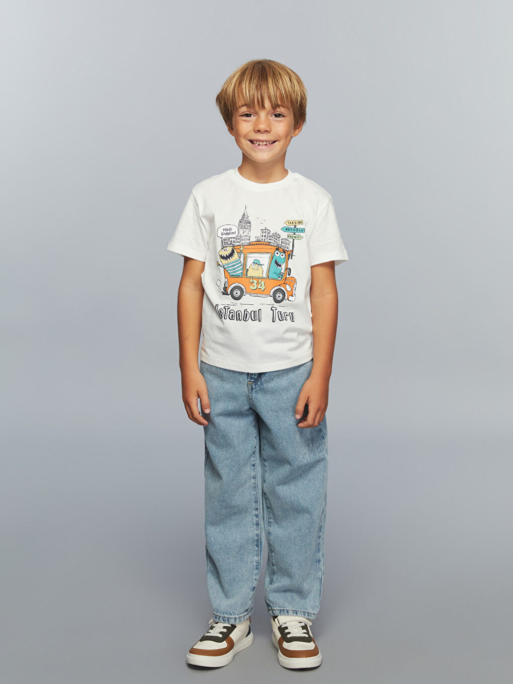 Ekru Bisiklet Yaka İstanbul Temalı Erkek Çocuk Tişört-1