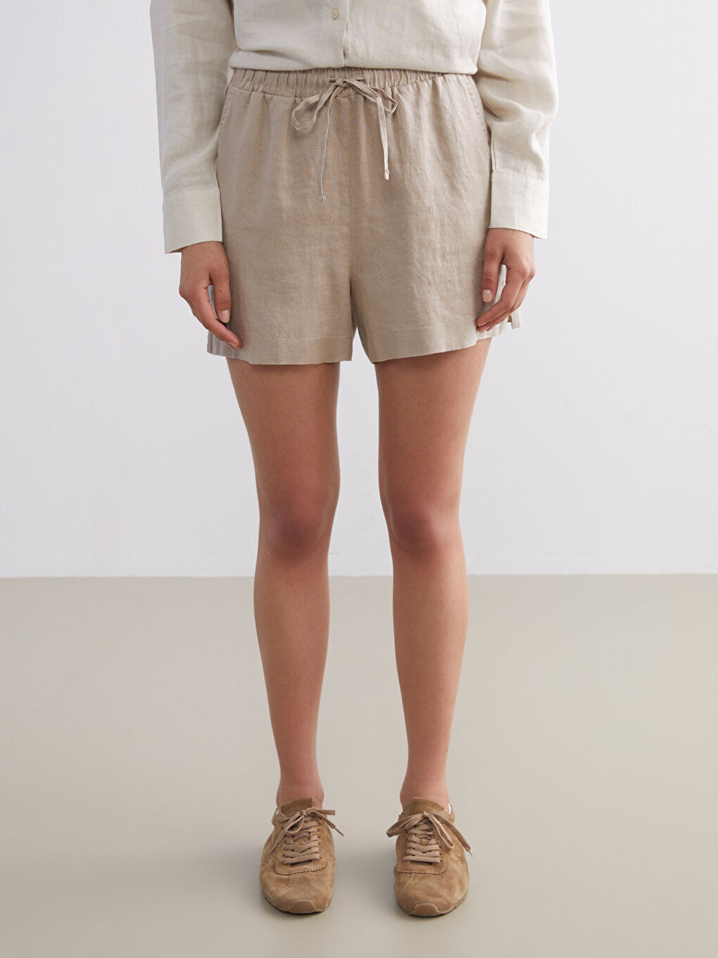 Kahverengi Beli Lastikli %100 Keten Kadın Şort-1