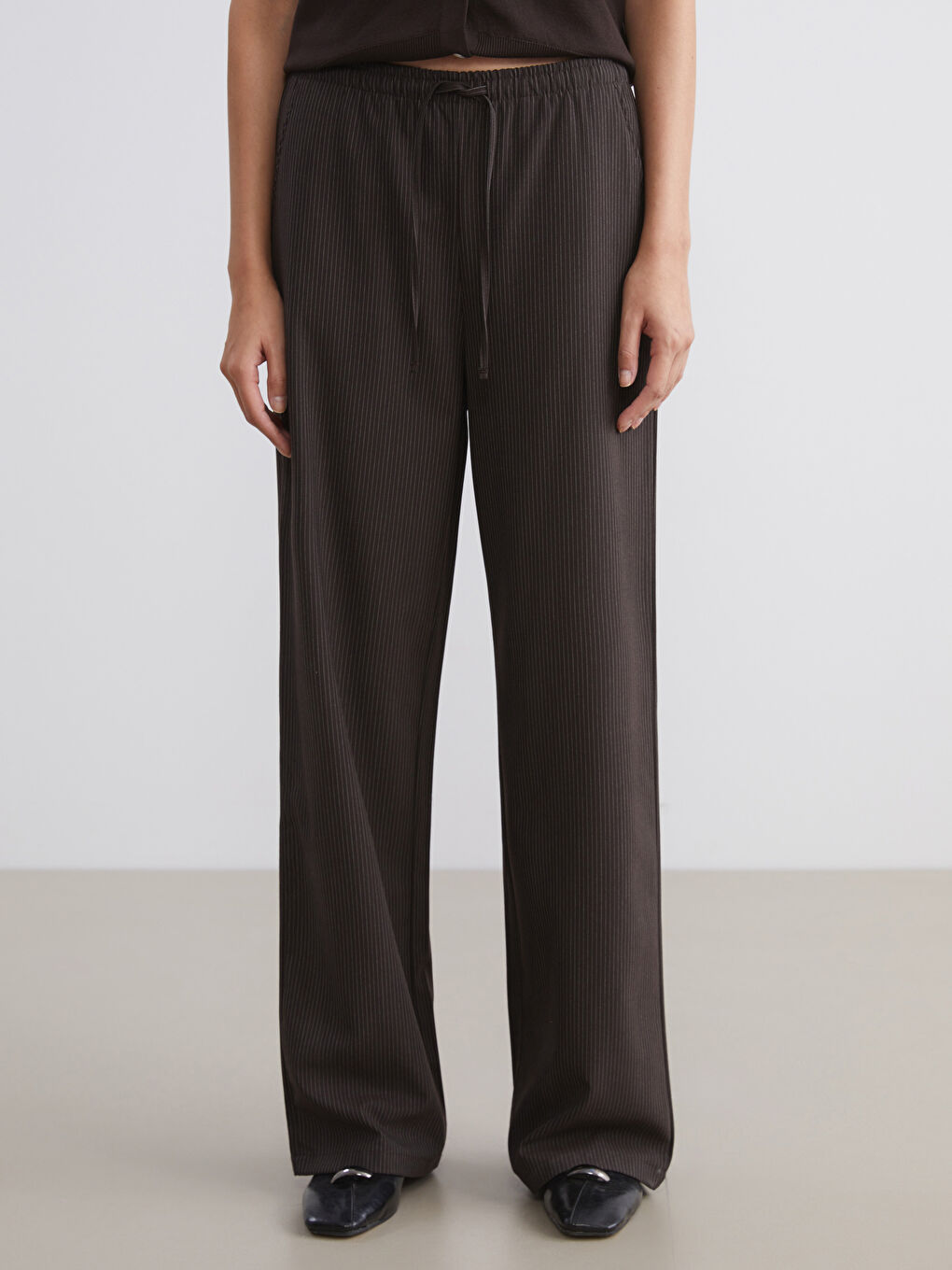 Kahverengi Beli Lastikli Çizgili Geniş Paça Kadın Pantolon-1