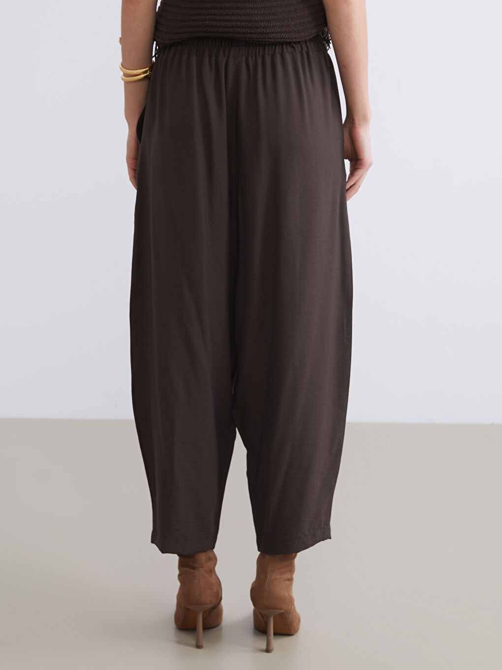 Kahverengi Beli Lastikli Kadın Pantolon-3