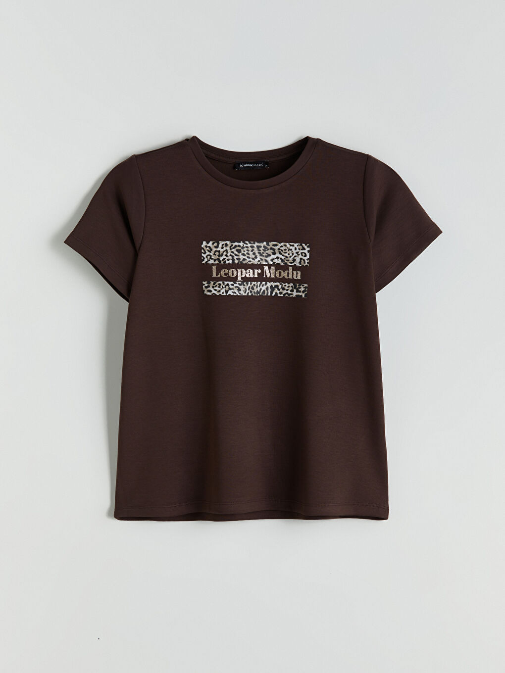 Kahverengi Bisiklet Yaka Leopar Baskılı Kadın Tişört-4