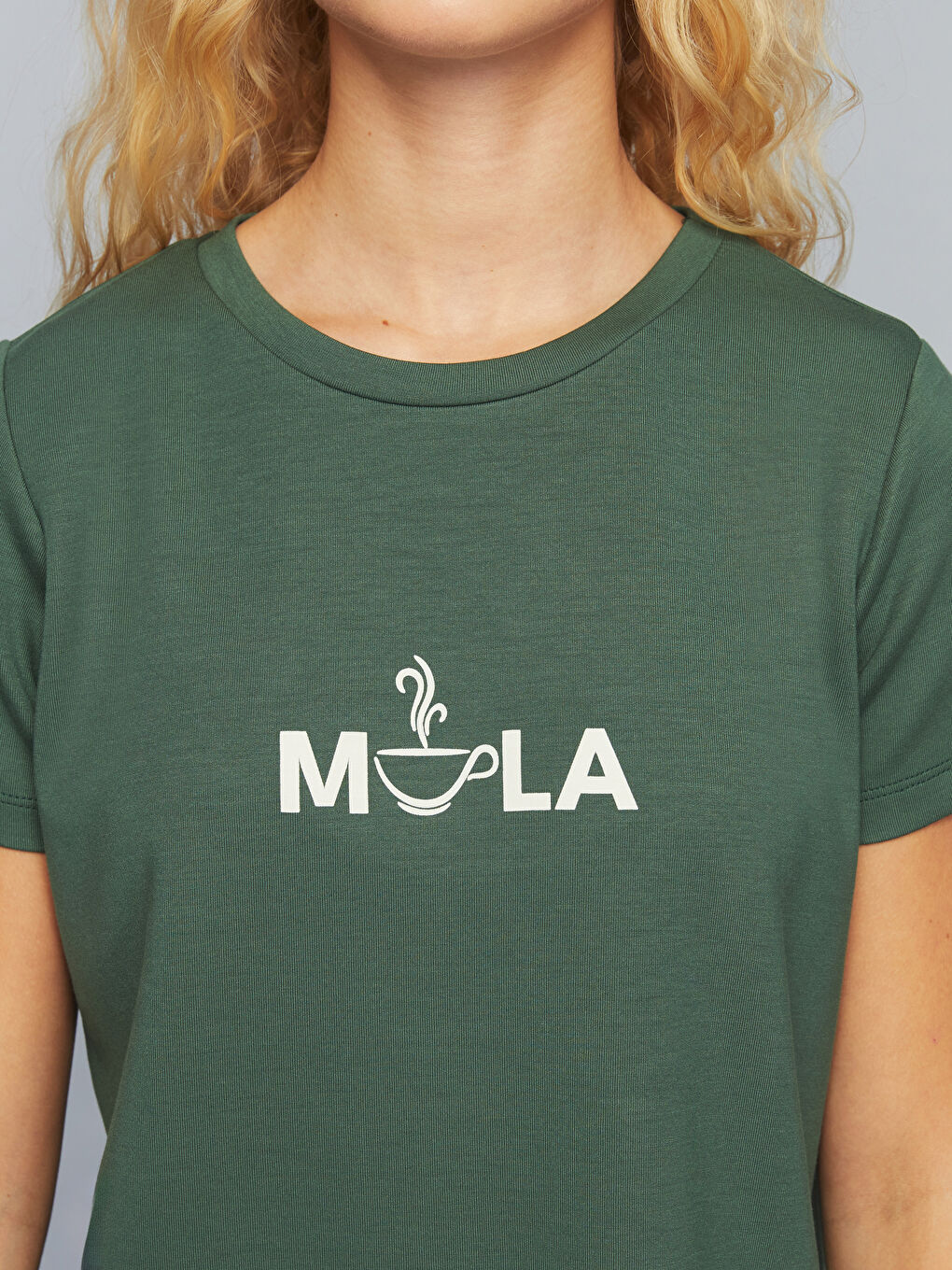 Yeşil Bisiklet Yaka Slogan Baskılı Kadın Tişört-2