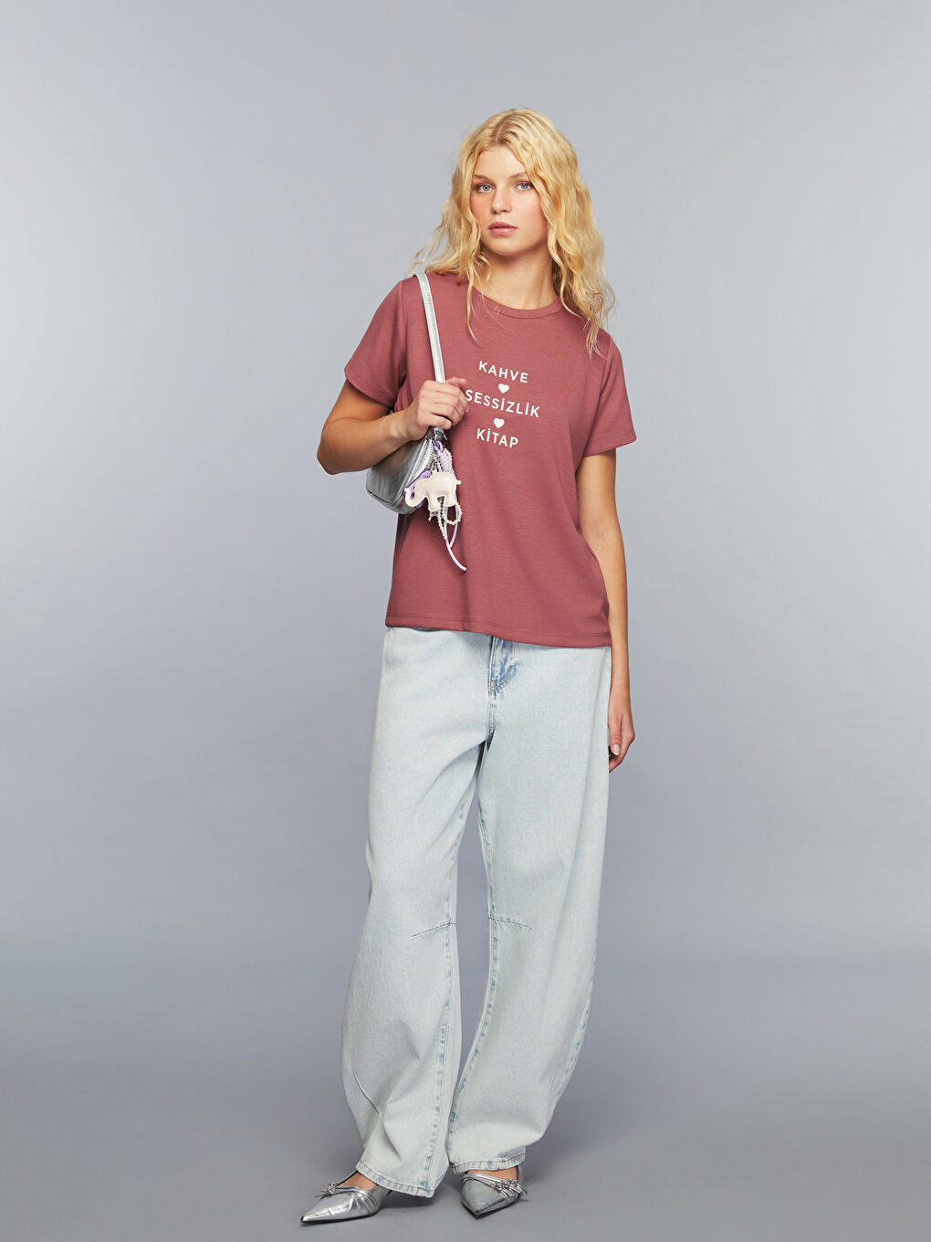 Pembe Bisiklet Yaka Slogan Baskılı Kadın Tişört-1