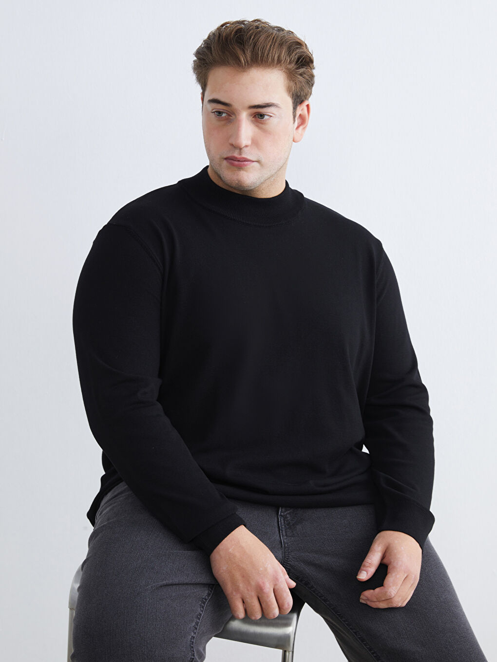 Свитер из трикотажа с полуводолазкой для мужчин