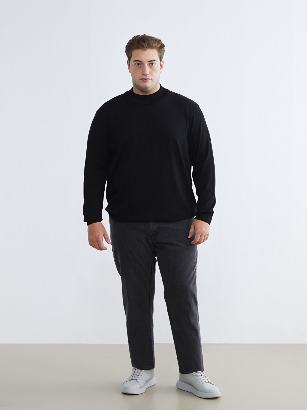 Свитер из трикотажа с полуводолазкой для мужчин-1