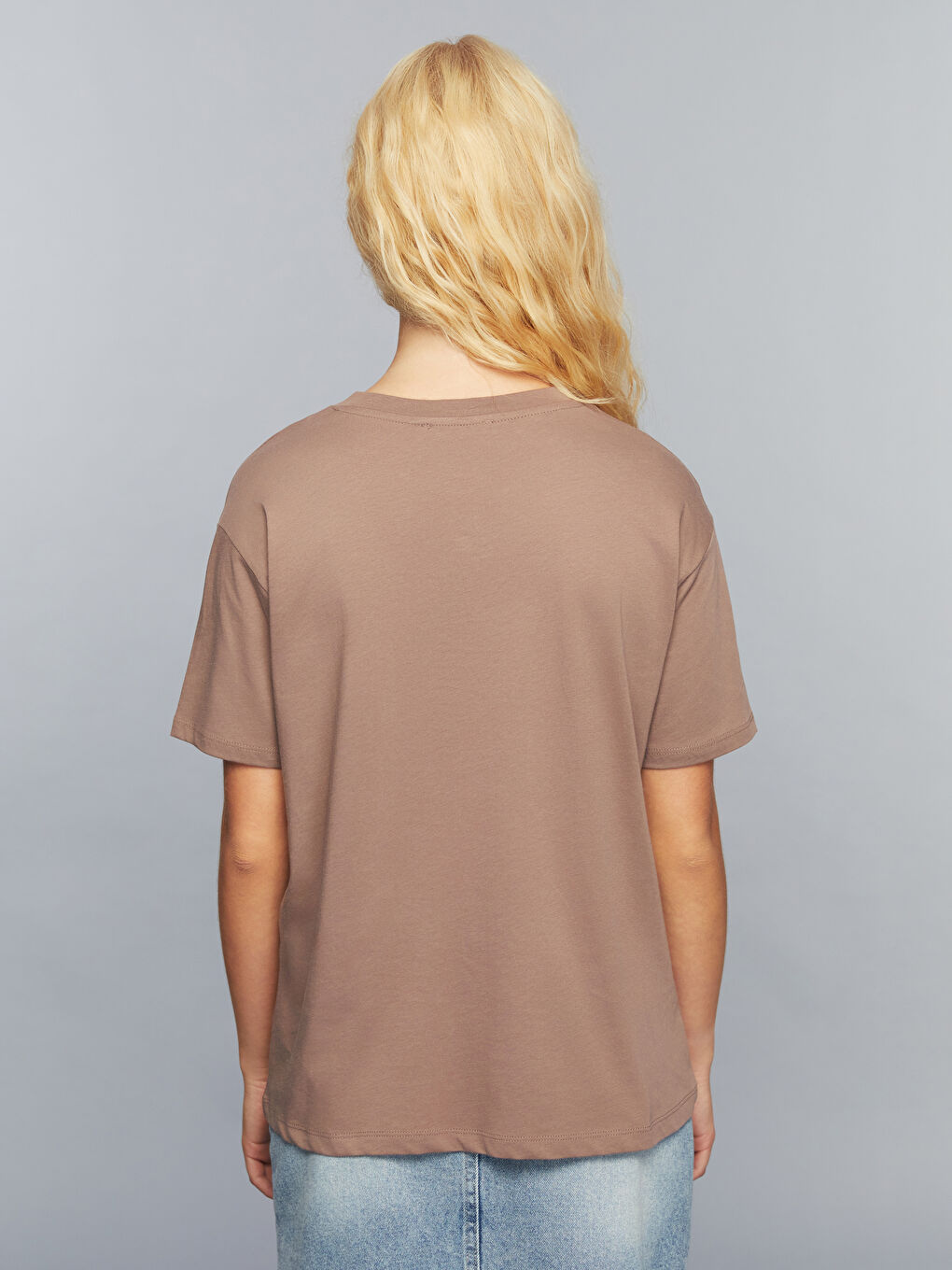 Kahverengi Bisiklet Yaka Slogan Baskılı Kadın Tişört-3