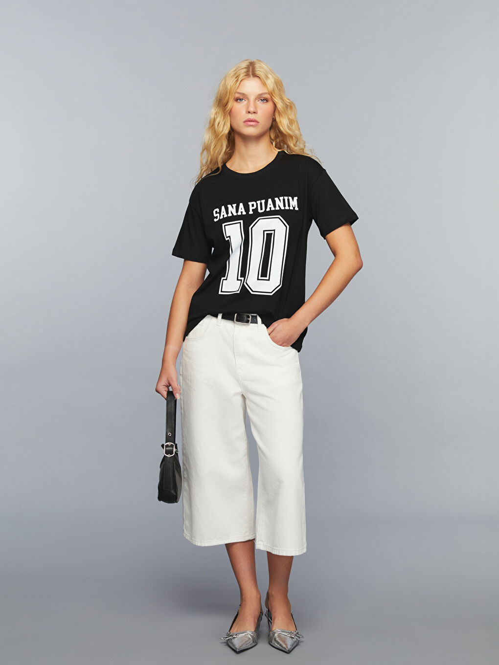 Siyah Bisiklet Yaka Slogan Baskılı Kadın Tişört-1