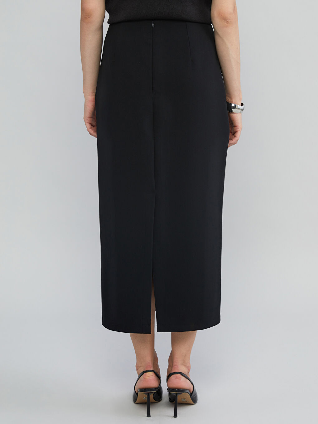 Siyah Beli Fermuarlı Yırtmaçlı Etek-6