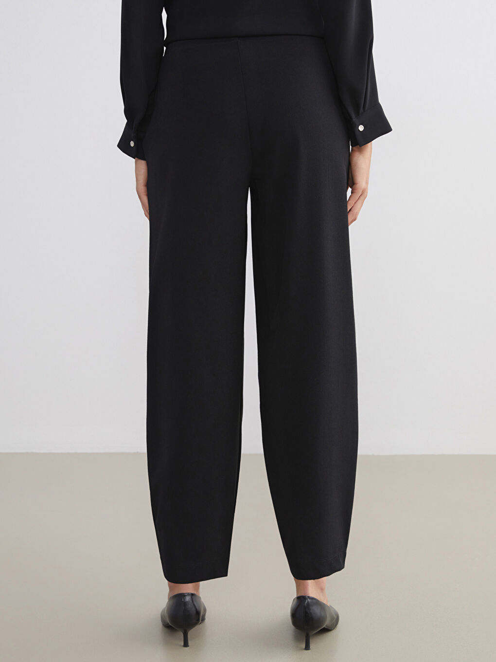 Siyah Beli Lastikli Kadın Pantolon-3