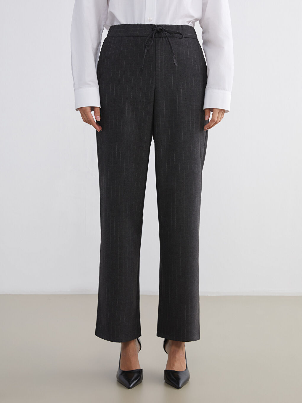 Gri Beli Lastikli Çizgili Kadın Pantolon-3