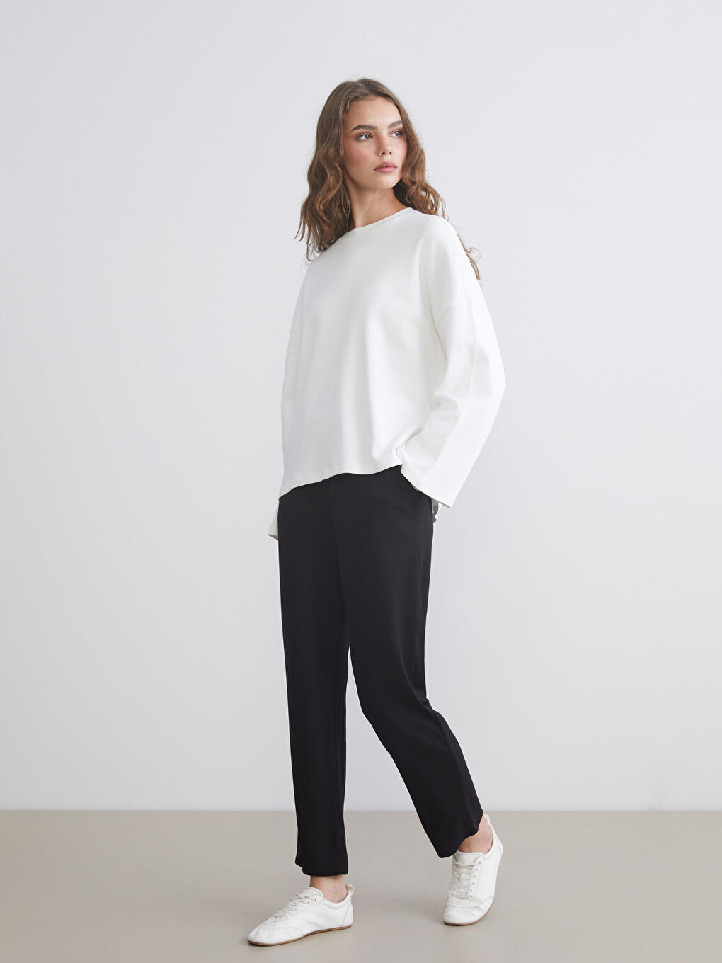 Ekru Bisiklet Yaka Kadın Sweatshirt Tunik-1