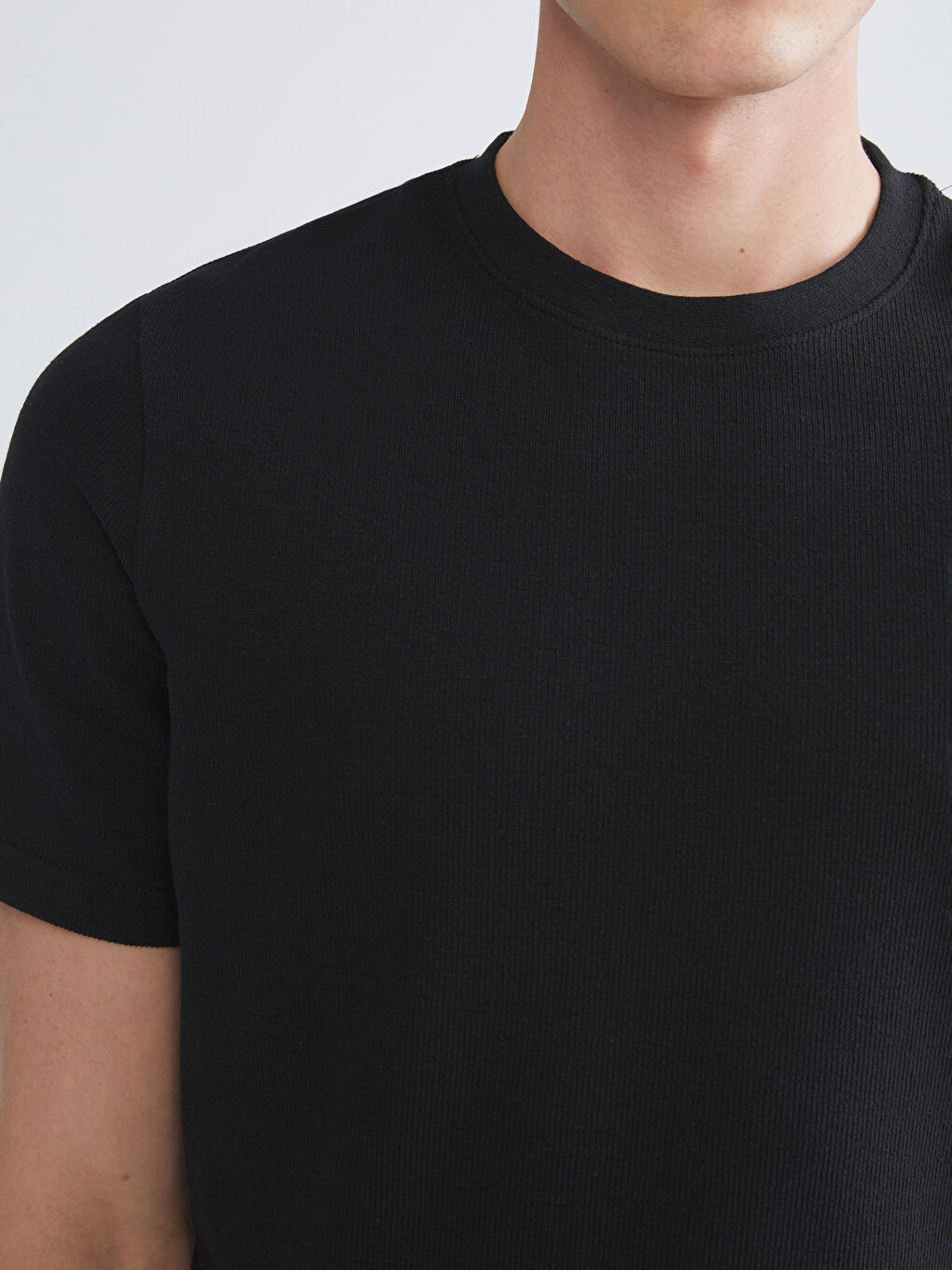 Siyah Bisiklet Yaka Erkek Tişört-2