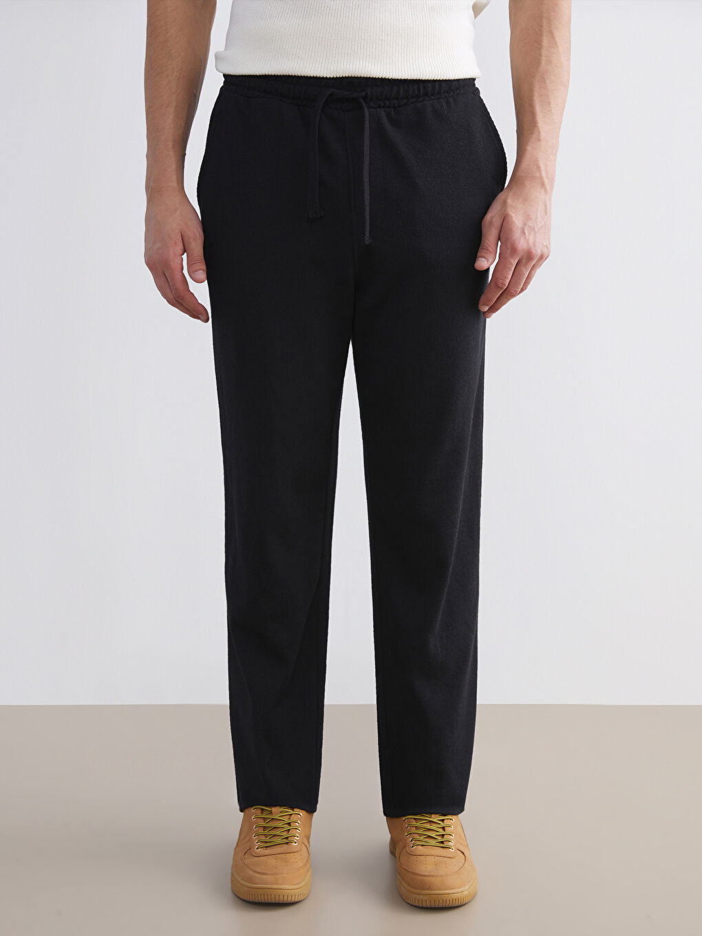 Siyah Standart Kalıp Erkek Dokulu Pantolon-3