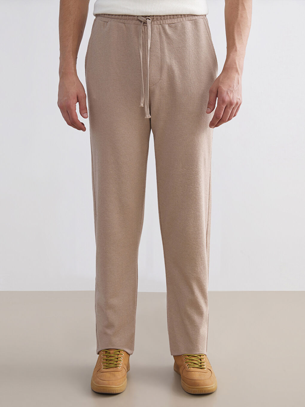 Bej Standart Kalıp Erkek Dokulu Pantolon-1