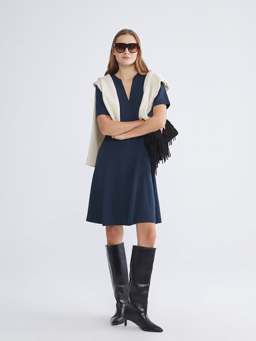 Lacivert V Yaka Belden Oturtmalı Elbise-1