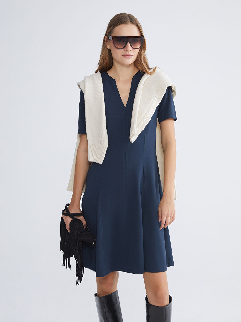 Lacivert V Yaka Belden Oturtmalı Elbise-2