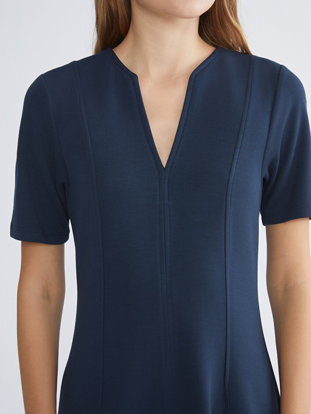 Lacivert V Yaka Belden Oturtmalı Elbise-4