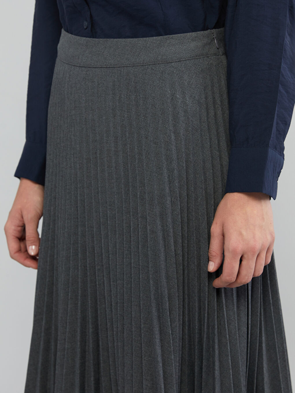 Gri Beli Fermuarlı Pileli Etek-2