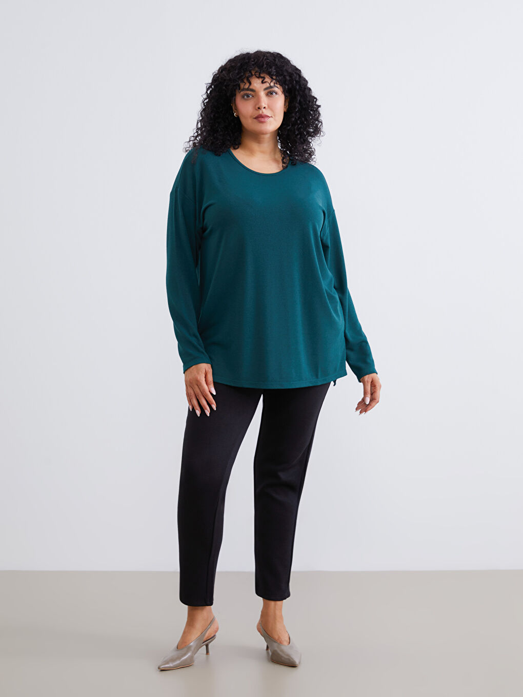 Yeşil Büyük Beden Bisiklet Yaka Oversize Kadın Tişört-3