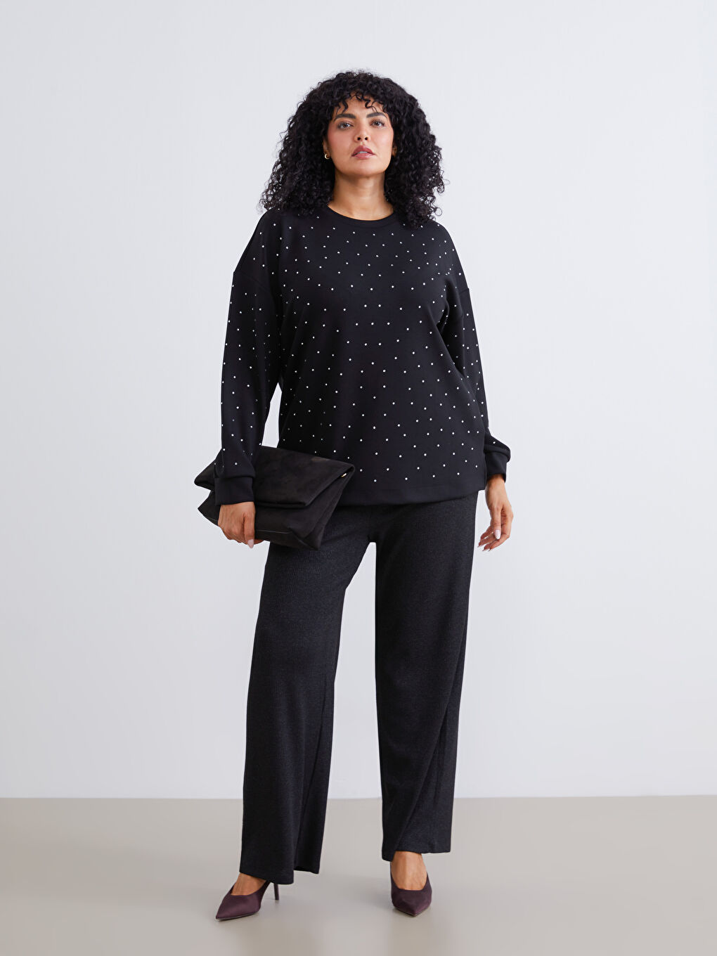 Siyah Büyük Beden Bisiklet Yaka Taşlı Kadın Sweatshirt-3