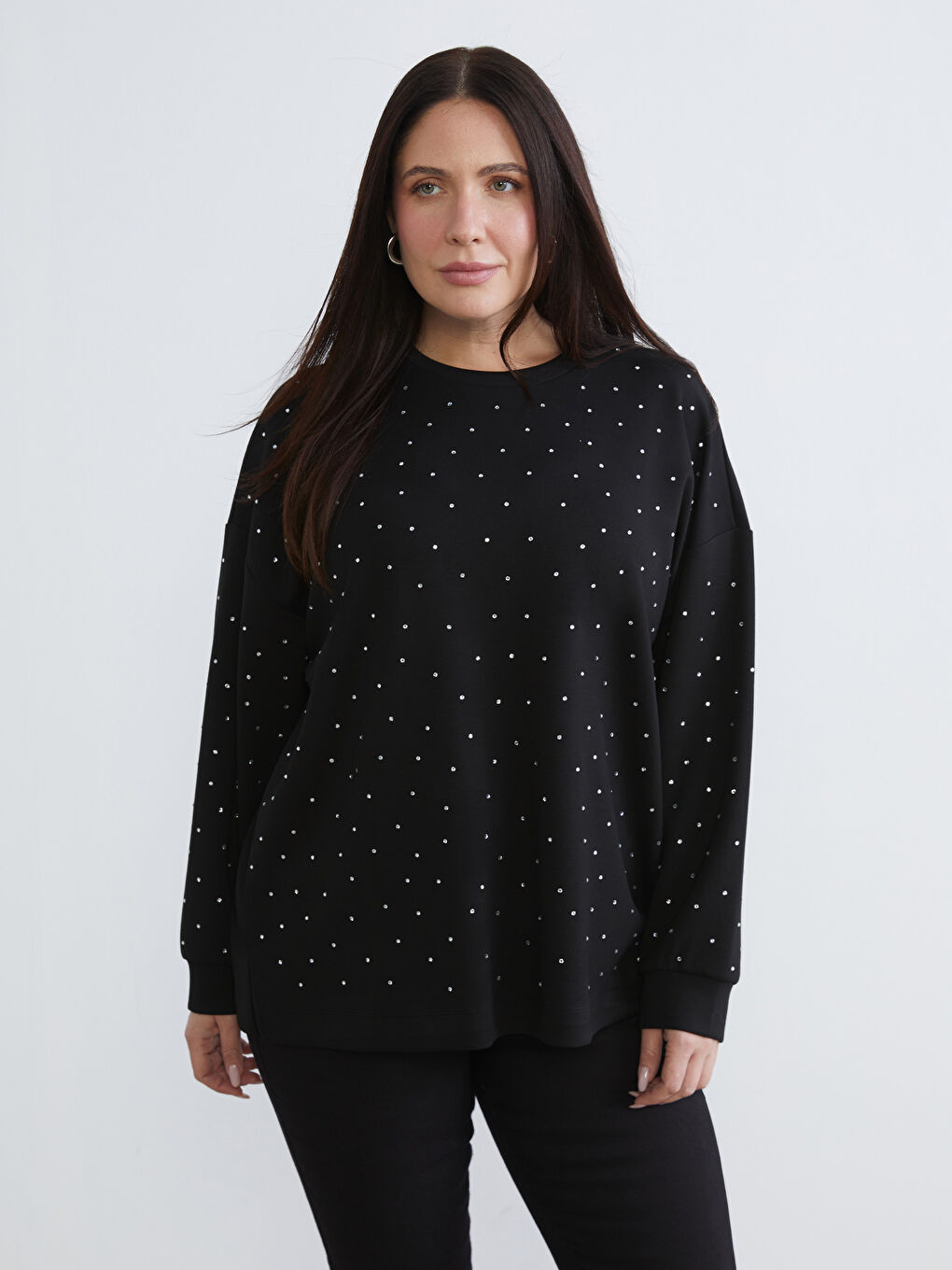 Siyah Büyük Beden Bisiklet Yaka Taşlı Kadın Sweatshirt-1