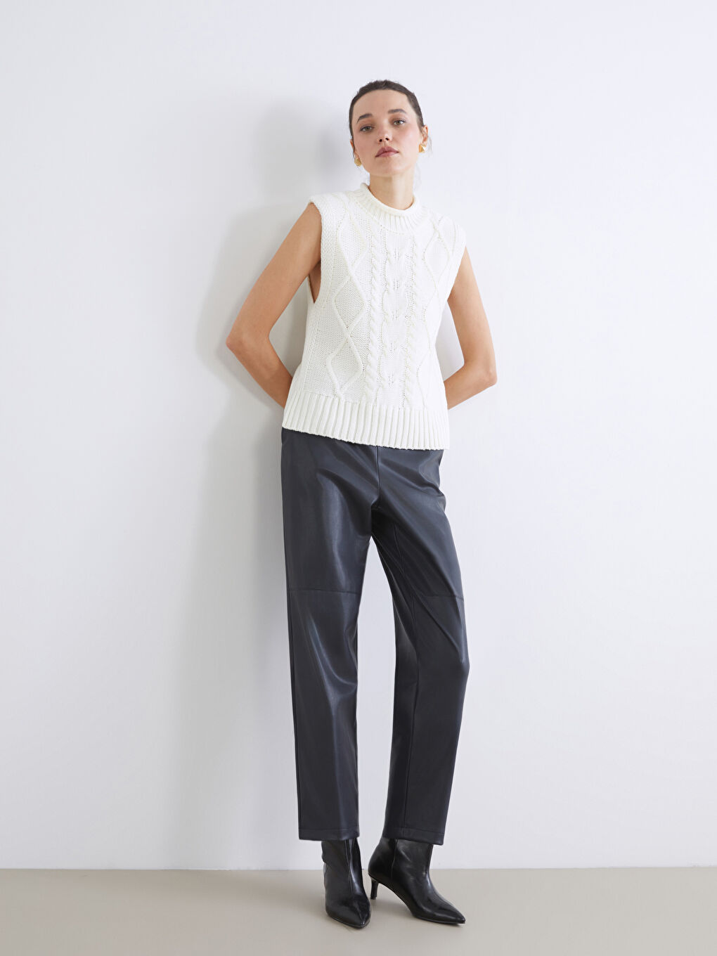 Lacivert Beli Lastikli Deri Görünümlü Kadın Pantolon-1