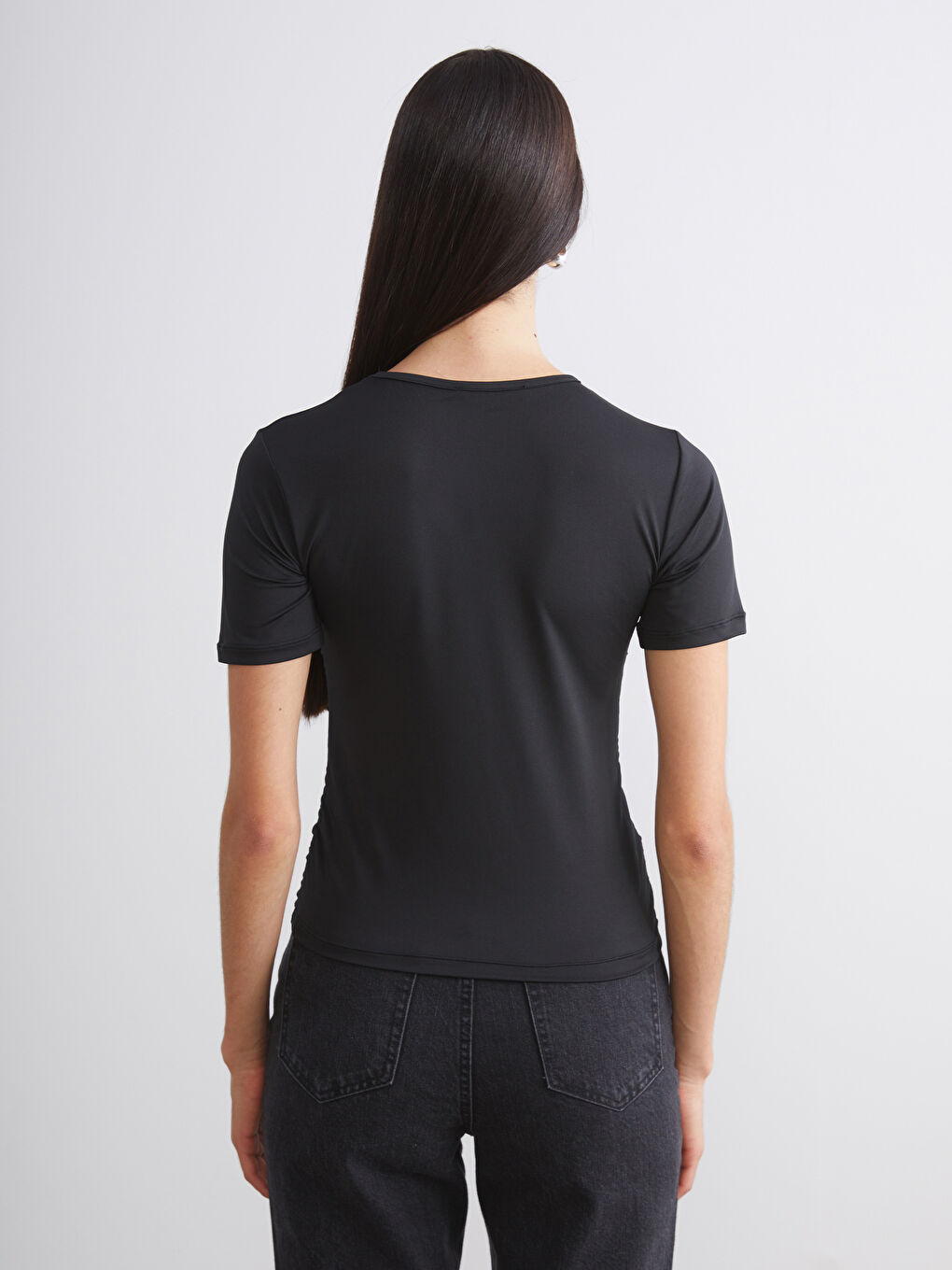 Siyah V Yaka Büzgülü Bluz-3