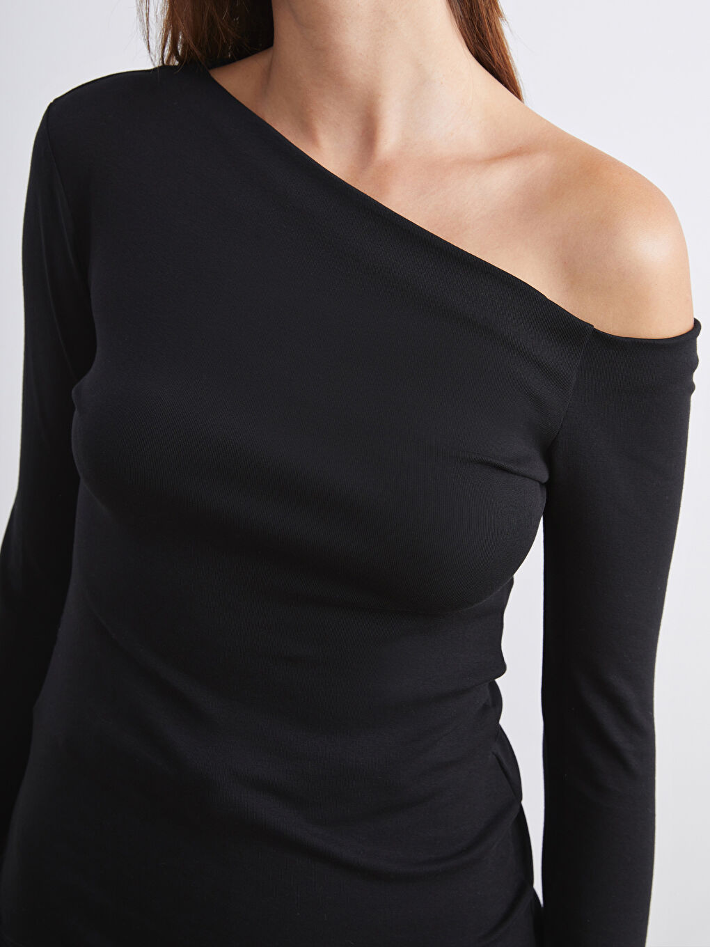 Siyah Tek Omuz Fitilli Bluz-2