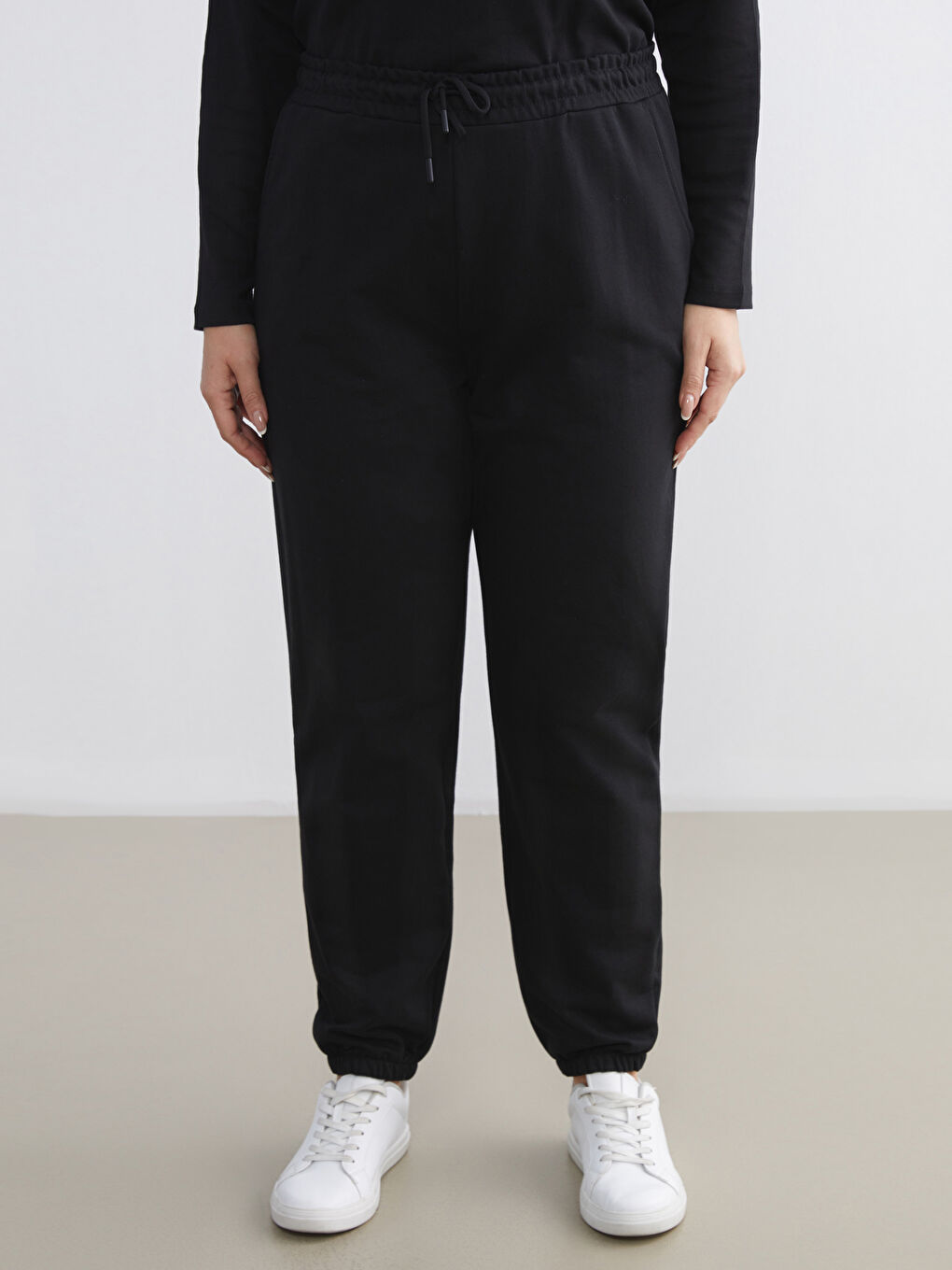 Siyah Beli Lastikli Kadın Jogger Eşofman Altı-2