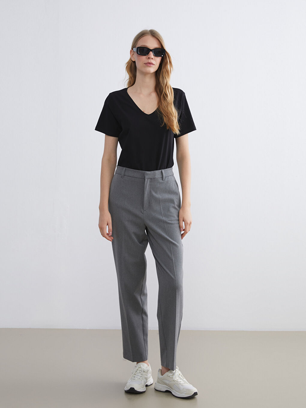 Siyah Büyük Beden V Yaka Kadın Tişört-2