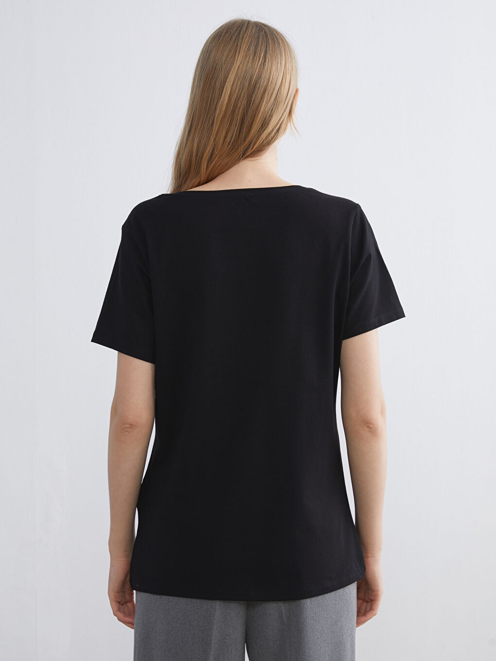 Siyah Büyük Beden V Yaka Kadın Tişört-4